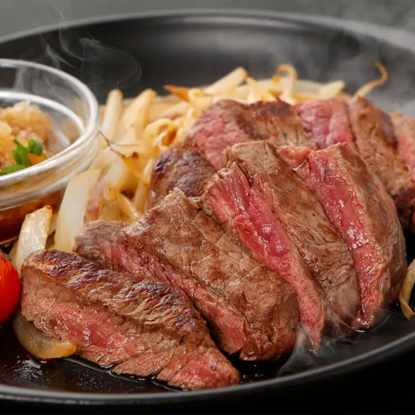 やわらか牛サーロインの鉄板ステーキ